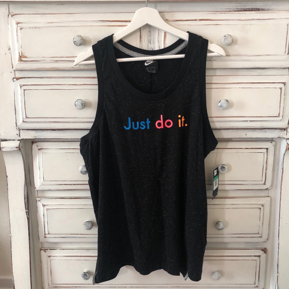 Nike Women’s Tank XL